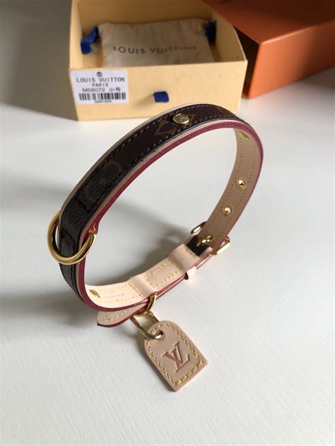 collare louis vuitton replica.jpg